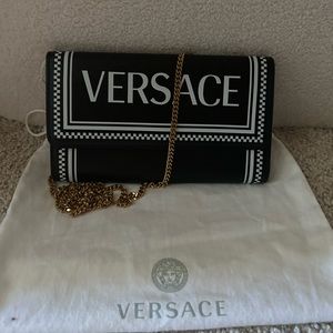 VERSACE Calfskin 90s Vintage Logo Wallet On Chain Black White